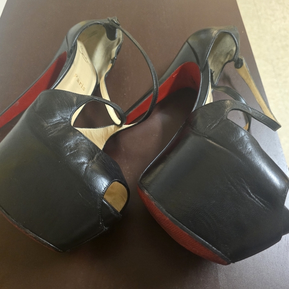 Christian Louboutin Heels Size 10 - Picture 2 of 12